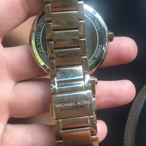 Michael Kors Rose gold watch - Picture 2 of 2